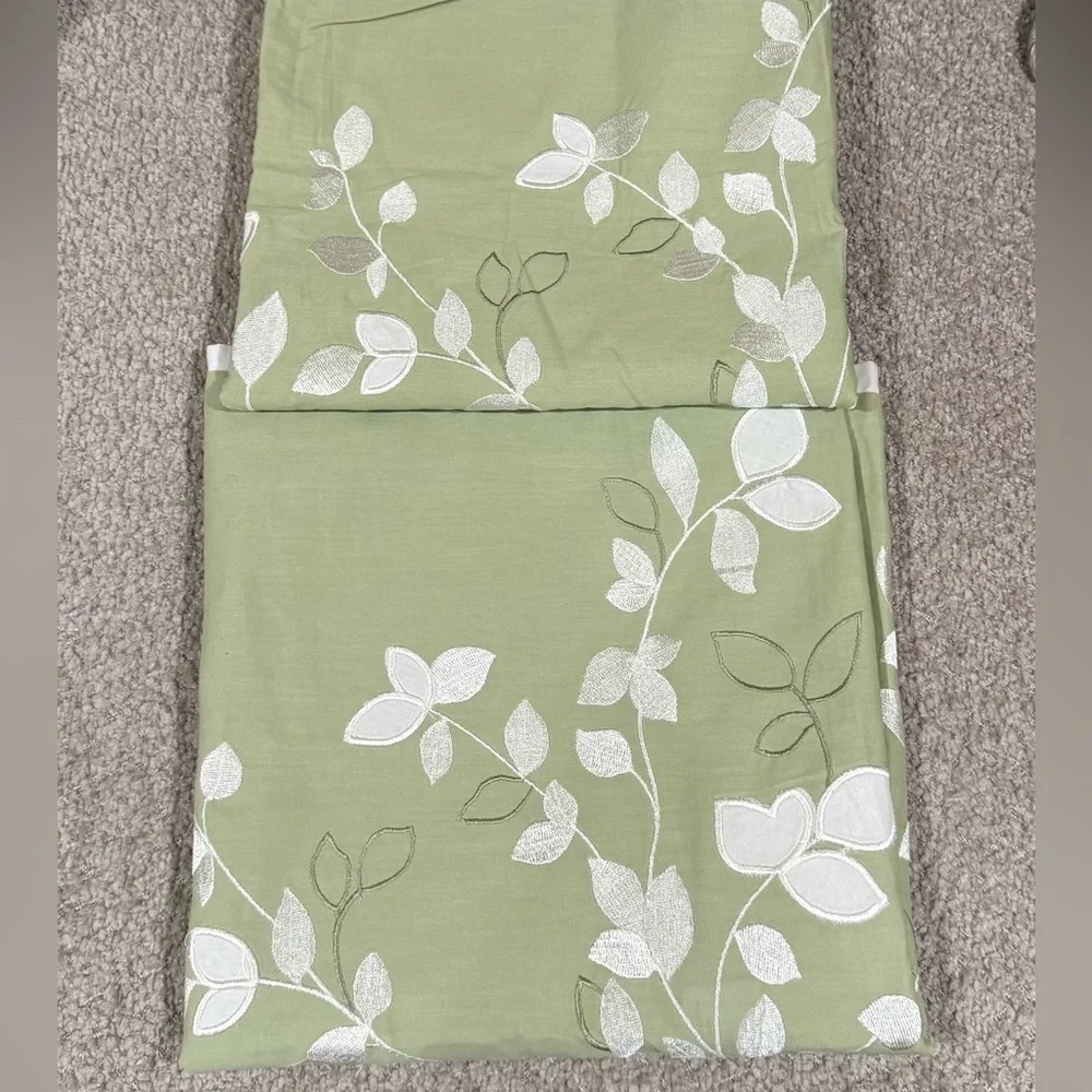 Green Leaf Patterned Pillow Covers
